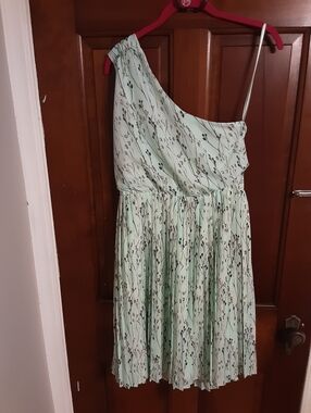 Vince Camuto One-Shoulder Mint Green  Floral Print Dress Size 6